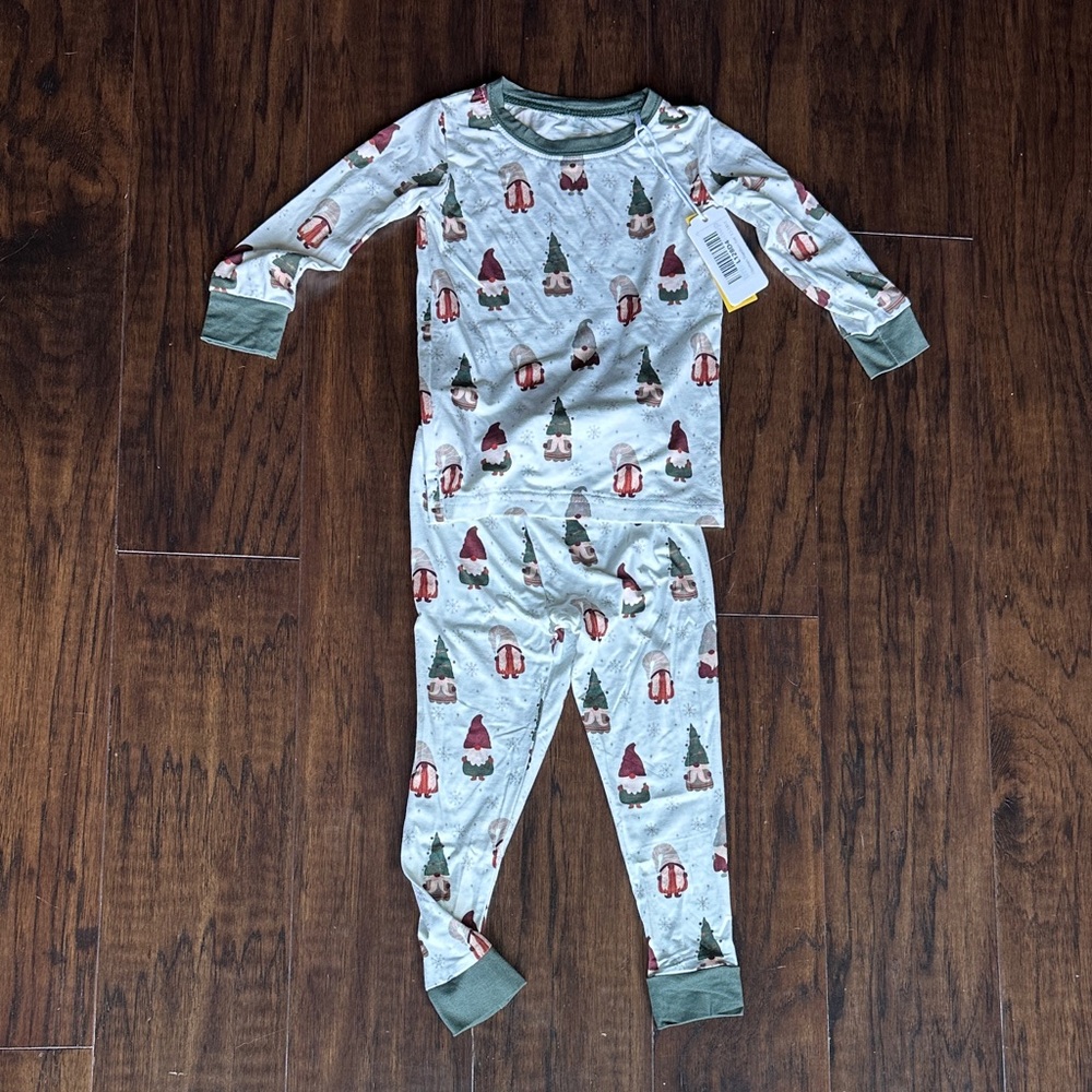 NWT Gnome bamboo Kids Pajama Set